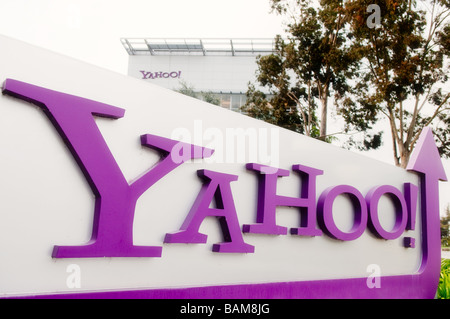 Yahoo signe sur le côté du siège social à San Jose. Banque D'Images