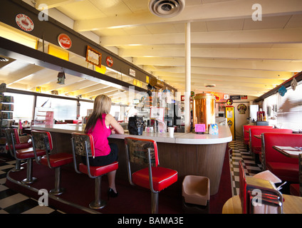 Le Sommet Inn Cafe de l'intérieur, la Route 66, Cajon Pass, Oak Hills, comté de San Bernardino, Californie, USA. Banque D'Images