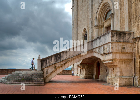 Piazza Grande et Palazzo dei Consoli Gubbio Ombrie Banque D'Images