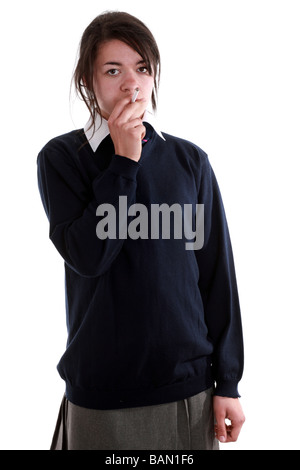 Fille de l'école en uniforme avec la cigarette - question sociale jeunesse série - 14 Avril 2009 Banque D'Images