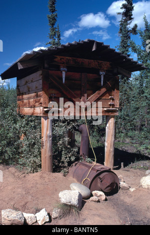 Fumoir à saumon dans le Nord de la Colombie-Britannique, Canada Banque D'Images