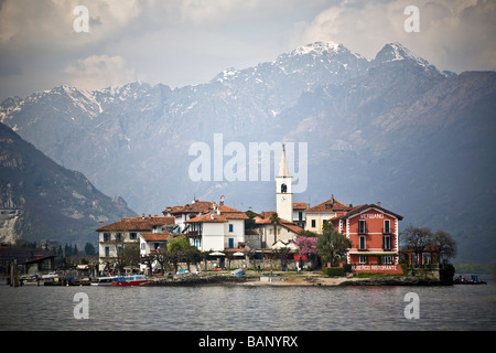 L'Île de pêcheurs, sur le Lac Majeur (Piémont - Italie). L'Ile des pêcheurs, sur le Lac Majeur (Piémont - Italie). Banque D'Images