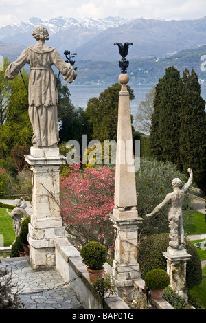 Les jardins en terrasse de l'Isola Bella, sur le Lac Majeur (Piémont - Italie). Les jardins en terrasses d''Isola Bella (Italie). Banque D'Images