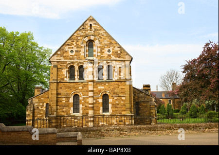 L'église Saint Pierre. Northampton, construit en époque normande, mais rarement utilisé par les fidèles. Banque D'Images