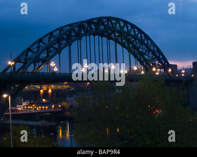 Pont Tyne Newcastle, un début de soirée Voir Banque D'Images