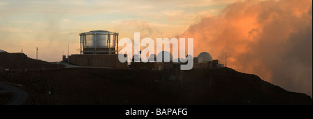 Site de l'Observatoire de Haute altitude Haleakala sur Maui Hawaii au coucher du soleil l'emplacement de l'espace Système de Surveillance Maui MSSS télescope astronomique Banque D'Images