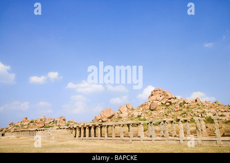 Anciennes ruines d'un bazar, le bazar de Krishna, Hampi, Karnataka, Inde Banque D'Images