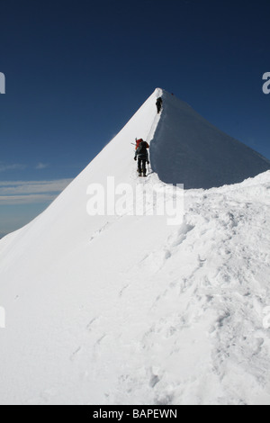 Approche de grimpeurs sommet Castor, 4000m dans les Alpes Suisses Banque D'Images