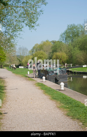 Entre blocage et d'Aldermaston Padworth sur le Kennet and Avon Canal Berkshire Uk Banque D'Images