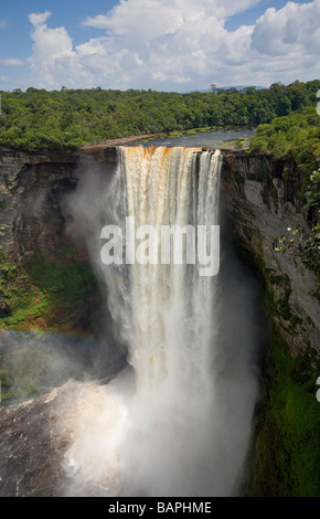 KAIETEUR FALLS, la deuxième plus haute chute d'eau chute unique en Amérique du Sud, la rivière Potaro, Guyana Banque D'Images