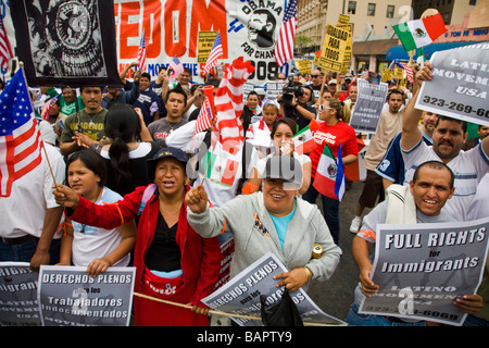 Jour mai 2009 Protestation le 1 mai à l'Olympic Blvd et Broadway Los Angeles California United States of America Banque D'Images