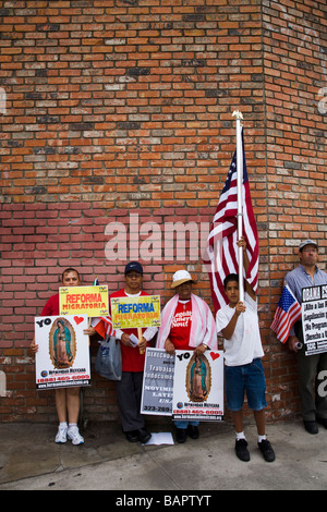 Jour mai 2009 Protestation le 1 mai à l'Olympic Blvd et Broadway Los Angeles California United States of America Banque D'Images