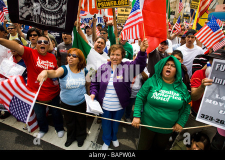 Peut protester jour 5-1-2009 à l'Olympic Blvd et Broadway Downtown Los Angeles California United States of America Banque D'Images