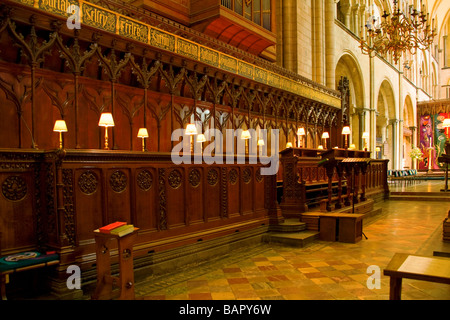 Stalles du choeur ou la Cathédrale de Chichester en Chœur, West Sussex, UK Banque D'Images