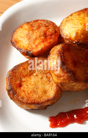 Aloo Tikki Ji est une côtelette qui est fabriqué à partir de pommes de terre, qui est le plus apprécié dans le Nord de l'Inde Banque D'Images