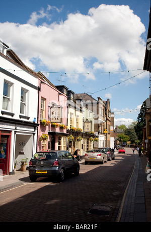 La zone piétonne de la rue de l'église de Twickenham, London et la pub d'Eel Pie Banque D'Images