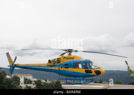 Contrôle du trafic espagnol pour la préparation de l'hélicoptère décoller Banque D'Images