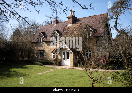 Un chalet dans le village de près de Dorking, Surrey Ockley Banque D'Images