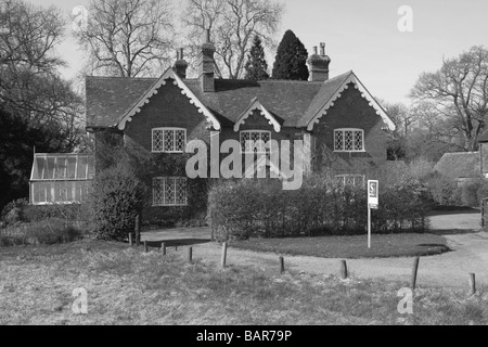 Un chalet dans le village de près de Dorking, Surrey Ockley Banque D'Images