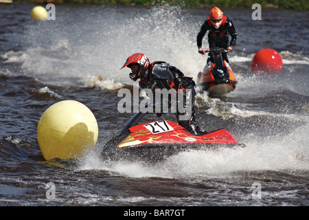 Course de jetski prenant part à des courses de jet ski à Tees Barrage dans Stockton 3 Mai 2009 Banque D'Images