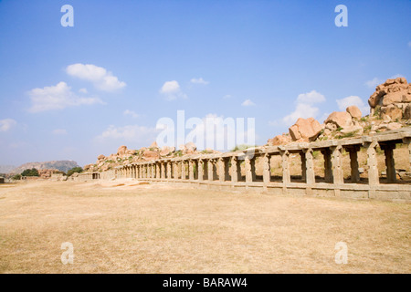 Anciennes ruines d'un bazar, le bazar de Krishna, Hampi, Karnataka, Inde Banque D'Images