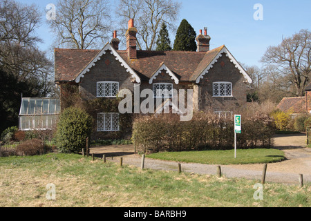 Un chalet dans le village de près de Dorking, Surrey Ockley Banque D'Images