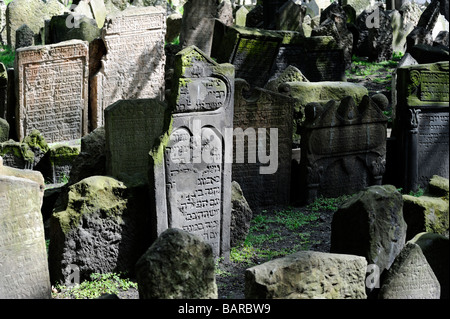 Vieux cimetière Juif Josefov, le quartier juif de Prague Banque D'Images