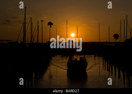 Coucher de soleil au port de Dunedin Florida Banque D'Images