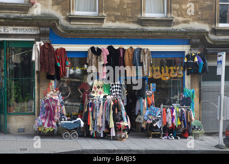 Boutique de vêtements d'occasion, 'Walcot Street' 'baignoire Spa' UK Somerset Banque D'Images