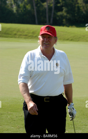 Donald Trump le golf en Floride Banque D'Images