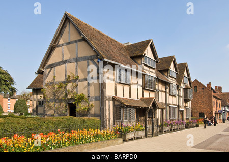 L'ancien cadre en bois Maison Tudor qui a été le lieu de naissance de Shakespeare sur Henley Street à Stratford-Upon-Avon. Banque D'Images