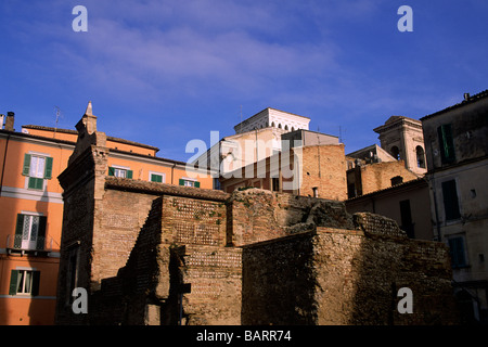 Italie, Abruzzes, Chieti, temples romains Banque D'Images