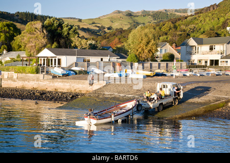 Un bateau de débarquement à Akaroa La péninsule de Banks canterbury ile sud Nouvelle Zelande Banque D'Images