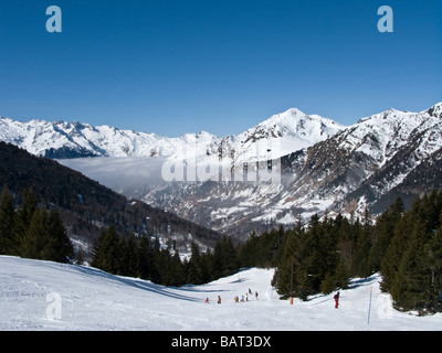 Piste de ski à La Mongie, Tourmalet montagnes, Pyrénées, France Banque D'Images