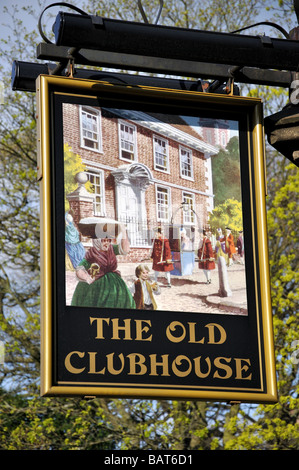 Enseigne de pub, le vieux pavillon Pub, rue Water, Buxton, Derbyshire, Angleterre, Royaume-Uni Banque D'Images