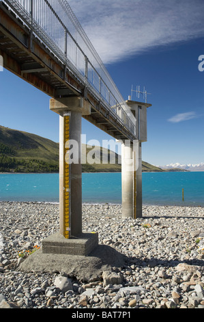 Niveau bas du lac Le lac Tekapo Mackenzie Country ile sud Nouvelle Zelande Banque D'Images