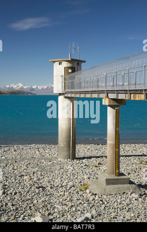 Niveau bas du lac Le lac Tekapo Mackenzie Country ile sud Nouvelle Zelande Banque D'Images