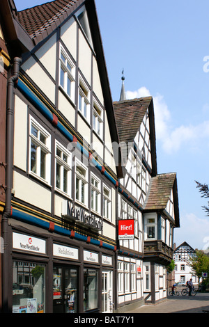 Maisons à Hoexter châssis dans le Weser Hills en Allemagne Banque D'Images