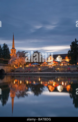 Le Boat House Pub sur la Tamise au crépuscule Wallingford Oxfordshire, UK Banque D'Images