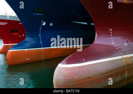 Ampoule Bulbe ou saillants & flottaison ligne Plimsoll, profondeur des marquages sur les navires à Fraserburgh Port, Ecosse, Royaume-Uni Banque D'Images