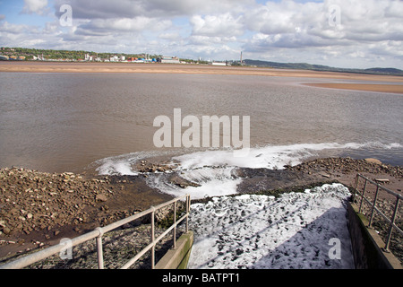 Vannes, l'estuaire de la rivière Mersey, Widnes, Cheshire, Royaume-Uni Banque D'Images