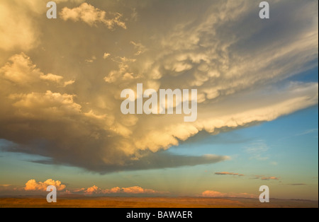 Storm cloud plus de Fish River Canyon, Namibie Banque D'Images