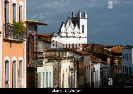 Les bâtiments anciens et l'église au centre historique de Sao Luis Maranhao Brésil Banque D'Images