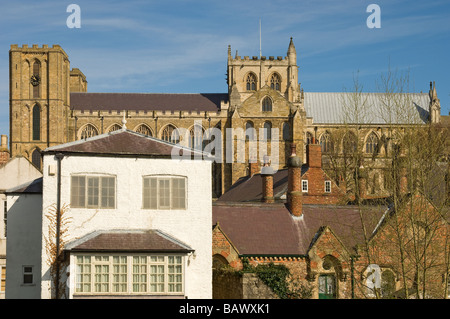 Vue sur les toits de l'aspect du sud de la cathédrale de Ripon North Yorkshire Angleterre Royaume-Uni Royaume-Uni GB Grande Bretagne Banque D'Images