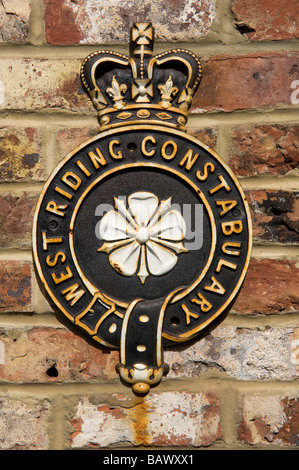 Old West Riding Constabulary manteau de la plaque d'armes près de North Yorkshire Angleterre Royaume-Uni GB Grande-Bretagne Banque D'Images