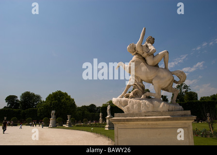 Statue dans le Jardin des Tuileries Banque D'Images