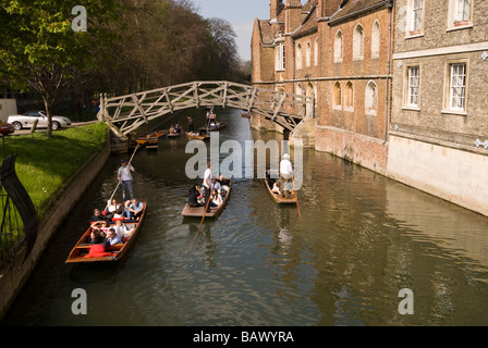 Promenades en barque sur la rivière Cam Cambridge Banque D'Images