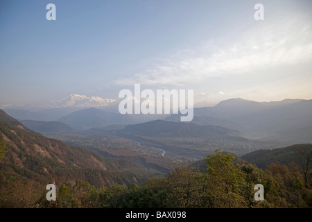 Sommet de l'Annapurna Himalaya mountain range, vu de la vallée de Pokhara, Népal, Asie. 93030 Nepal-Annapurna horizontale Banque D'Images