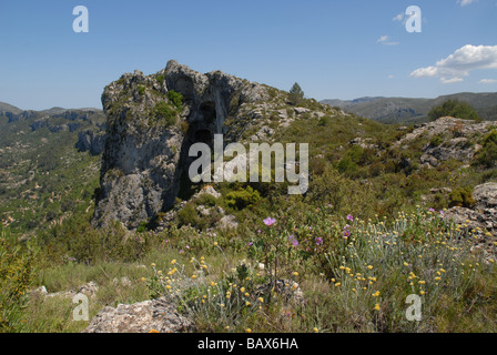 Watchtower, troglodytes Talaia de la Foradada, Sierra de la Forada, Province d'Alicante, Communauté Valencienne, Espagne Banque D'Images