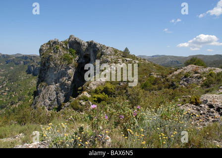 Watchtower, troglodytes Talaia de la Foradada, Sierra de la Forada, Province d'Alicante, Communauté Valencienne, Espagne Banque D'Images